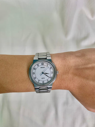 Vintage Seiko Quartz Silver-Tone Round Bracelet Watch