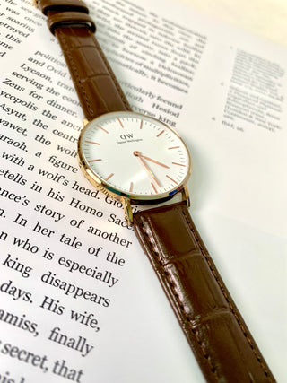 Daniel Wellington Quartz Gold Round Brown Leather Strap Watch