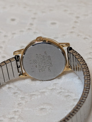 Vintage Seiko Quartz Gold Round Silver Bracelet Watch