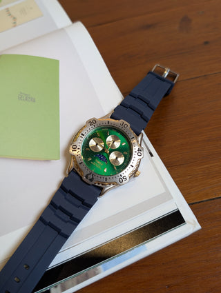 Vintage Timex Quartz Two-Tone Round Navy Rubber Strap Watch