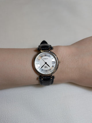 Vintage Burberrys Quartz Silver-Tone Round Black Leather Strap Watch