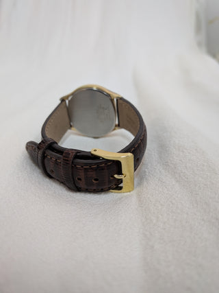 Vintage Seiko Quartz Gold-Tone Round Watch with Brown Leather Strap