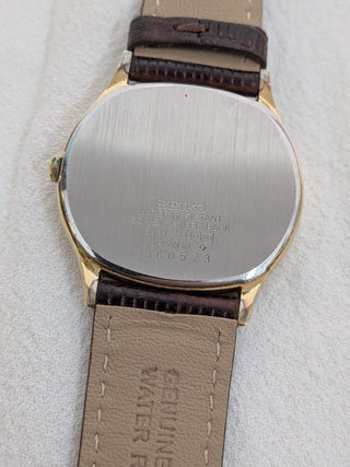 Vintage Seiko Quartz Gold-Tone Round Watch with Brown Leather Strap