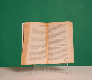 The Valley of Horses - Thryft